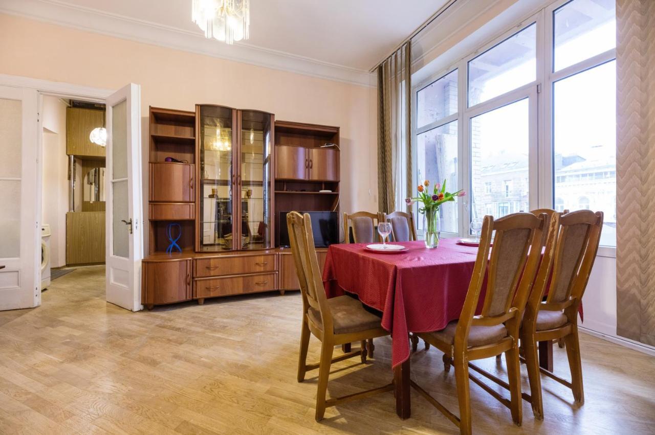 Apartment With Lovely View Kijev Kültér fotó